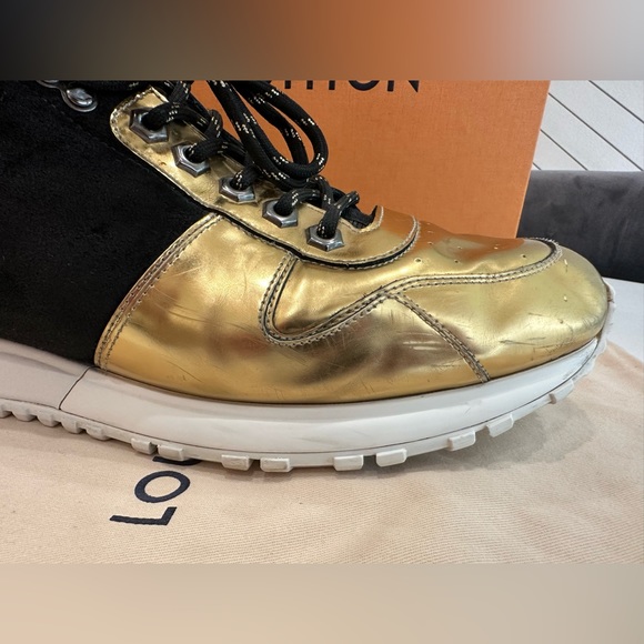 Louis Vuitton suede  athletic sneakers - fit like 9.5 - Picture 4 of 12